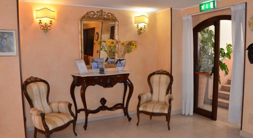 Hotel Kalos Giardini Naxos