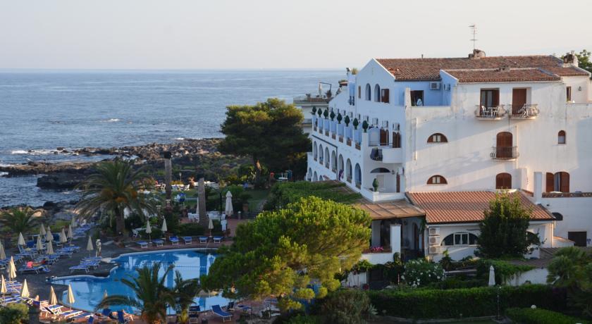 Kalos Hotel 3*