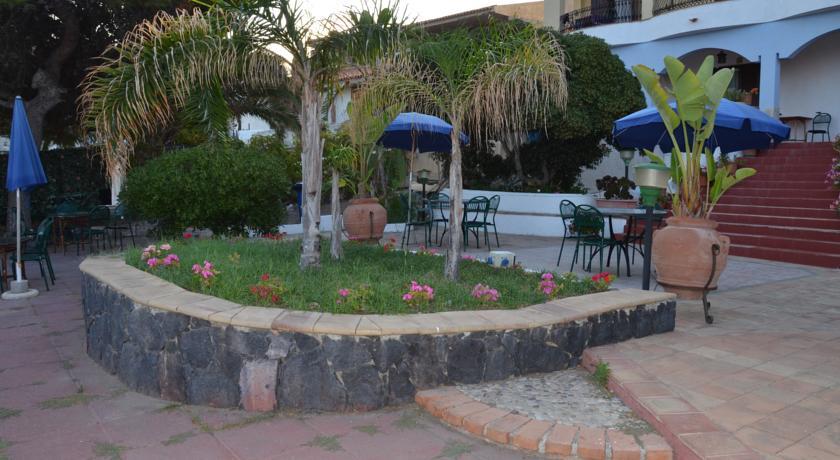 Kalos Hotel 3*