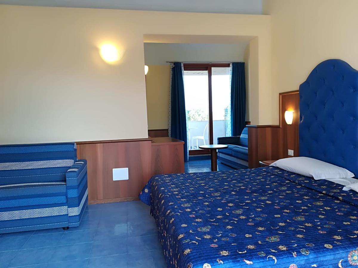 Kalos Hotel