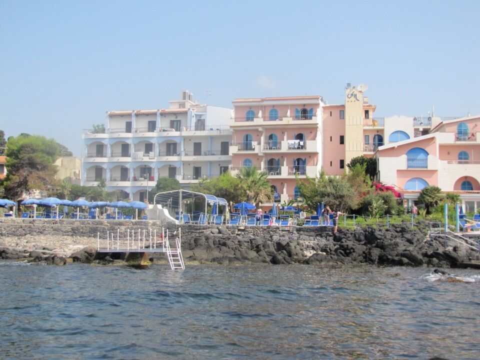 Kalos Hotel
