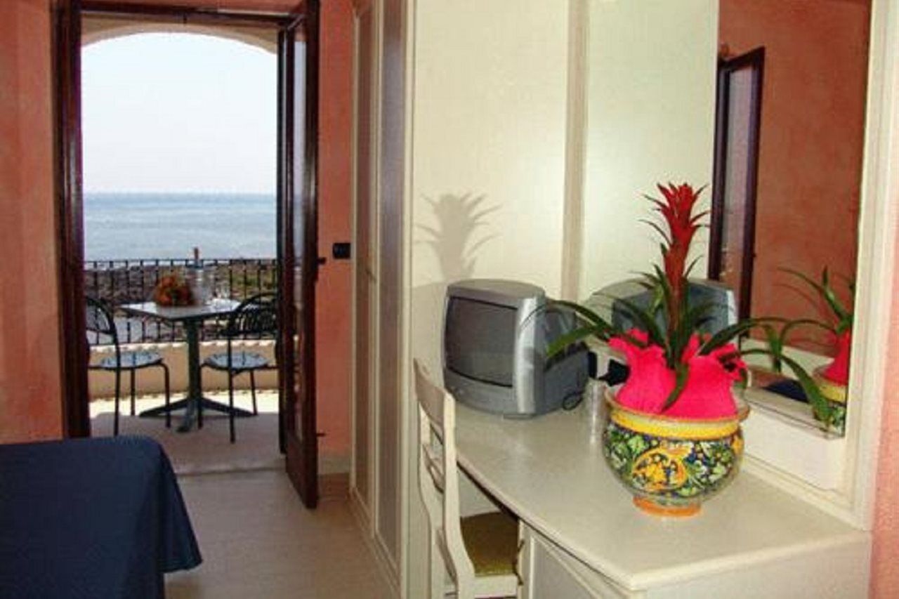 Kalos 3* Giardini Naxos