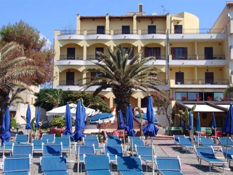Kalos Hotel