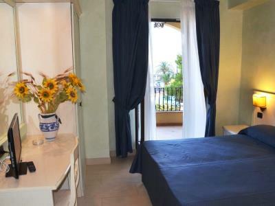 Hotel Kalos Giardini-Naxos