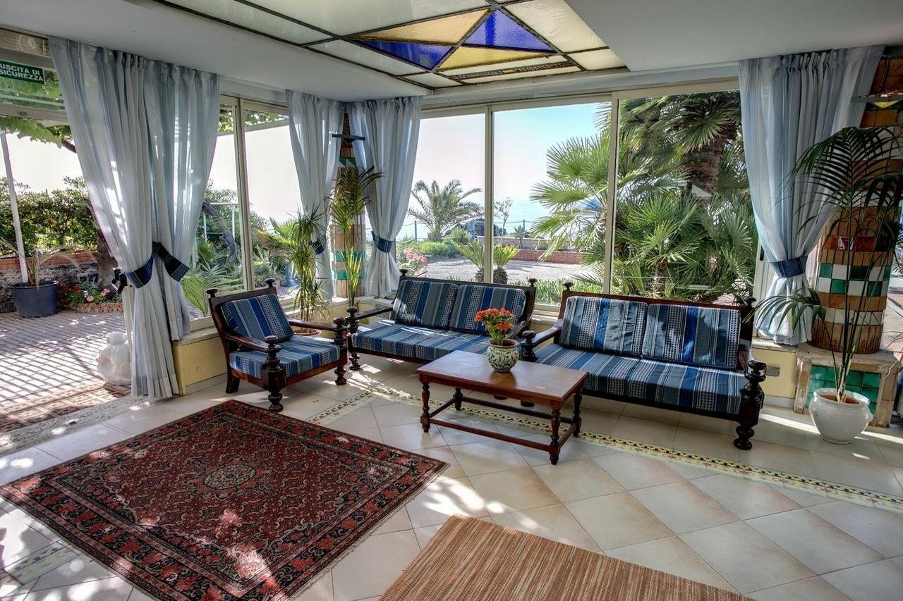 Kalos Hotel Giardini-Naxos