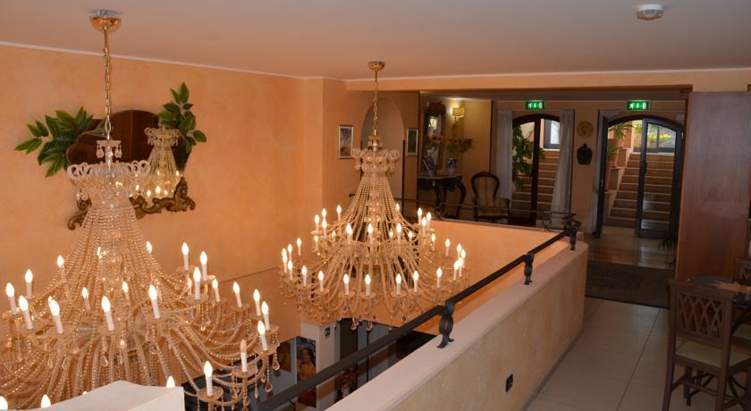 Hotel Kalos Giardini Naxos